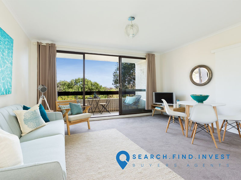 Home Buyer in Lower North Shore, Sydney - Living Room