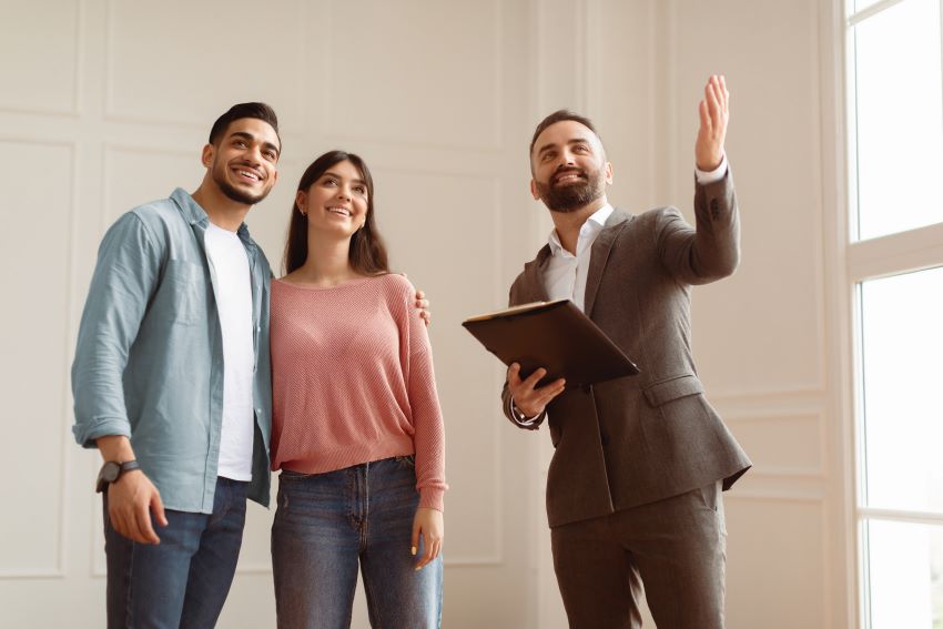 Buyers agent in Chatswood guiding clients