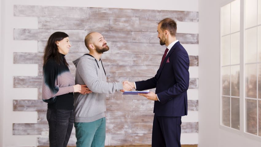 Buyers agent in Hunters Hill guiding clients