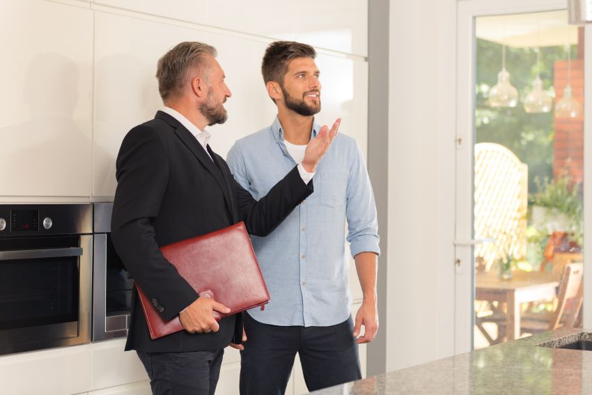 Buyers agent in Lane Cove guiding clients