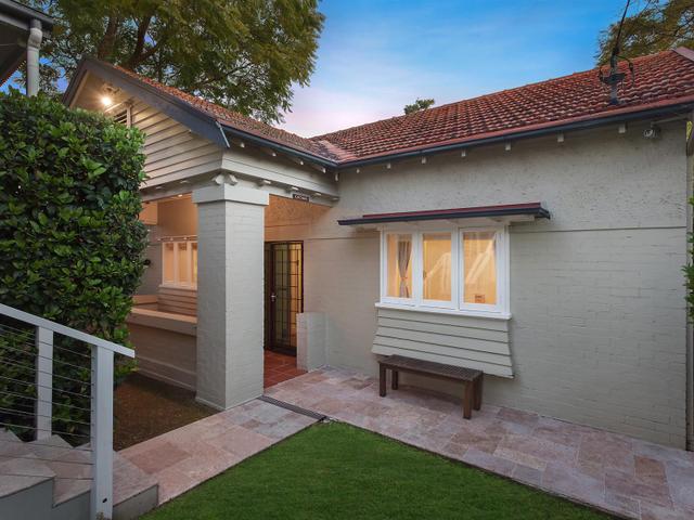 Exterior of a property in Longueville